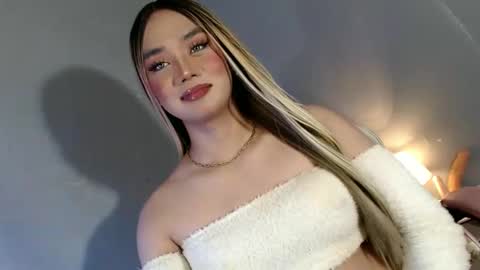 Snapshot of lovers_moon22 chatting on 02-01-25, 11:16 lovers moon22 online show from 02-01-25, 11:16