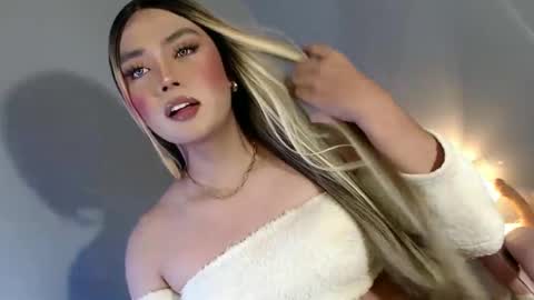 Snapshot of lovers_moon22 chatting on 02-08-25, 11:24 lovers moon22 online show from 02-08-25, 11:24