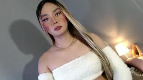 Snapshot of lovers_moon22 chatting on 02-13-25, 12:46 lovers moon22 online show from 02-13-25, 12:46