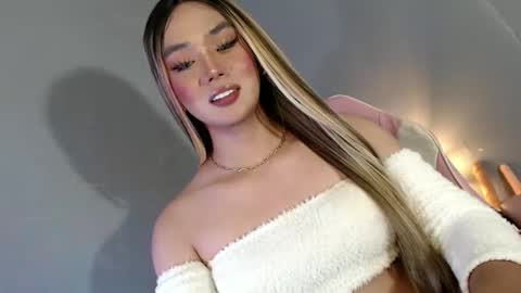 Snapshot of lovers_moon22 chatting on 02-14-25, 03:22 lovers moon22 online show from 02-14-25, 03:22