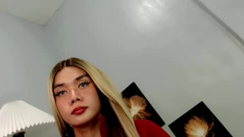 Snapshot of lovers_moon22 chatting on 09-15-25, 03:45 lovers moon22 online show from 09-15-25, 03:45