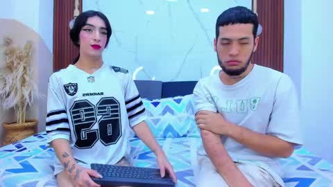 sofia and bryan online show from 04-22-26, 02:03