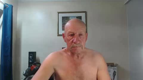 Lovesblackazz online show from 02-21-25, 08:29