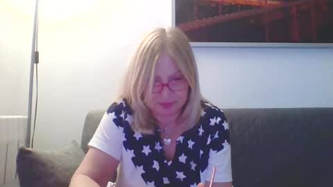 Marlyn online show from 01-27-25, 03:39