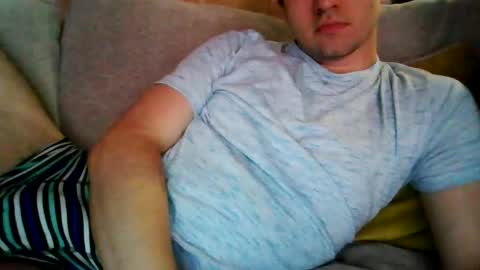 Snapshot of lovestocum93 chatting on 09-27-25, 10:48 lovestocum93 online show from 09-27-25, 10:48