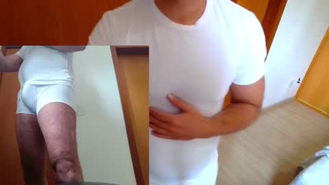 Snapshot of lovetobeseen1000 chatting on 02-07-25, 01:53 Lovetobeseen online show from 02-07-25, 01:53