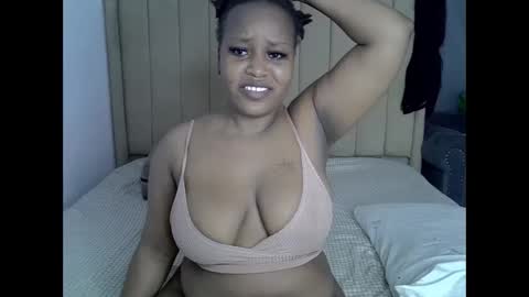 Snapshot of loveydivah chatting on 05-18-26, 09:31 loveydivah online show from 05-18-26, 09:31
