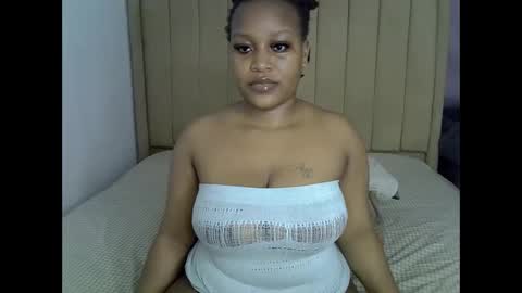 Snapshot of loveydivah chatting on 05-30-26, 07:05 loveydivah online show from 05-30-26, 07:05