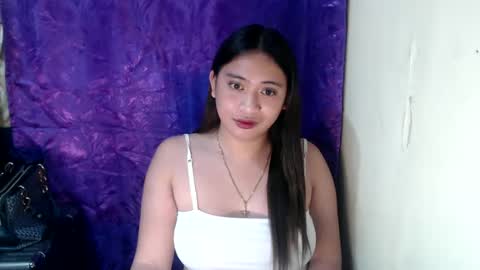 Snapshot of loveyoureign06 chatting on 01-10-25, 08:04 Ryn online show from 01-10-25, 08:04