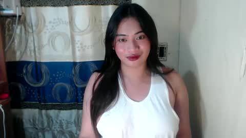 Snapshot of loveyoureign06 chatting on 01-24-25, 04:27 Ryn online show from 01-24-25, 04:27