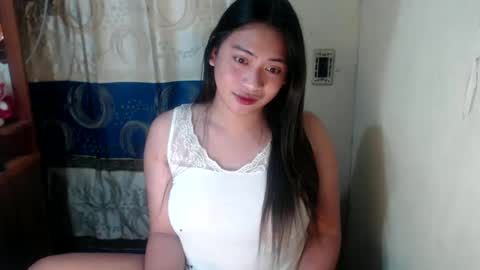 Snapshot of loveyoureign06 chatting on 02-03-25, 02:36 Ryn online show from 02-03-25, 02:36