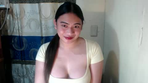 Snapshot of loveyoureign06 chatting on 02-16-25, 09:27 Ryn online show from 02-16-25, 09:27
