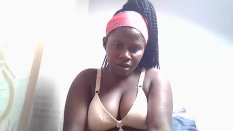 Snapshot of lovie_paula chatting on 10-14-25, 07:31 lovie_paula online show from 10-14-25, 07:31