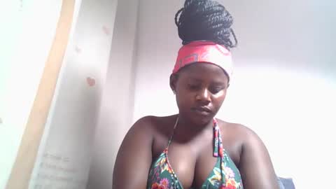 Snapshot of lovie_paula chatting on 10-18-25, 03:02 lovie_paula online show from 10-18-25, 03:02