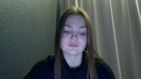 Snapshot of loviesimone chatting on 12-19-25, 10:28 loviesimone online show from 12-19-25, 10:28