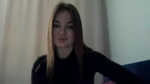 Snapshot of loviesimone chatting on 02-20-26, 11:32 loviesimone online show from 02-20-26, 11:32