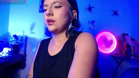 Snapshot of loving_alma chatting on 11-06-25, 04:13 loving_alma online show from 11-06-25, 04:13