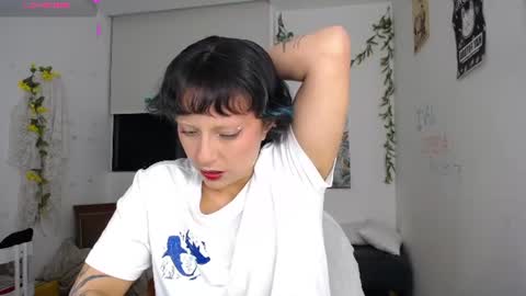 loving_alma online show from 06-19-26, 03:44