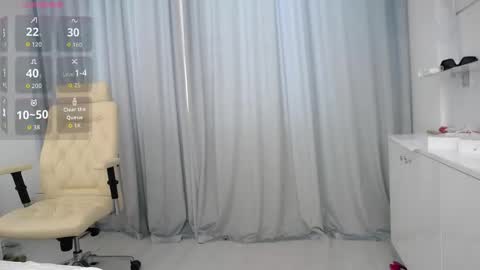 Cristina online show from 04-25-26, 10:18