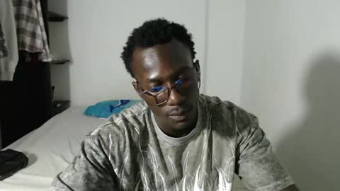 Lowmay palacios online show from 03-23-26, 03:10