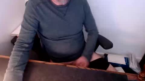 lreed090 online show from 04-23-26, 03:25