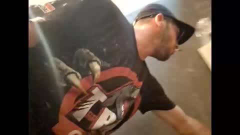 Snapshot of lshot_d chatting on 10-09-25, 10:24 Lshot D online show from 10-09-25, 10:24