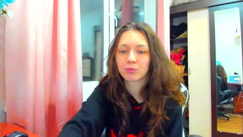 Snapshot of lu_krecia chatting on 12-25-24, 04:43 Lu krecia online show from 12-25-24, 04:43