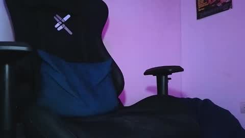 Snapshot of luan_goon chatting on 11-27-25, 02:30 online show from 11-27-25, 02:30