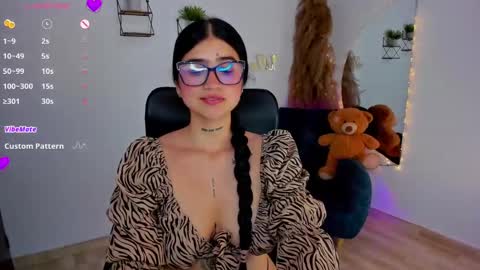 Snapshot of luanabonasx chatting on 01-20-25, 02:14 Luana online show from 01-20-25, 02:14