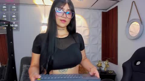 Snapshot of luanabonasx chatting on 02-07-25, 02:15 Luana online show from 02-07-25, 02:15