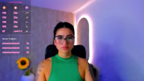 Snapshot of luanabonasx chatting on 09-10-25, 12:05 Luana online show from 09-10-25, 12:05