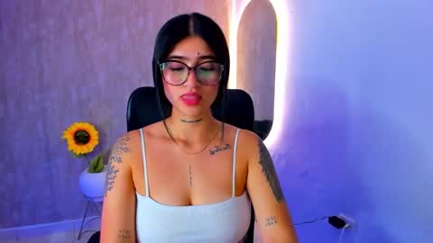 Snapshot of luanabonasx chatting on 09-11-25, 12:05 Luana online show from 09-11-25, 12:05
