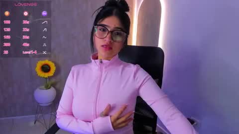 Snapshot of luanabonasx chatting on 09-18-25, 12:07 Luana online show from 09-18-25, 12:07