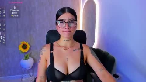 Snapshot of luanabonasx chatting on 10-15-25, 12:05 Luana online show from 10-15-25, 12:05