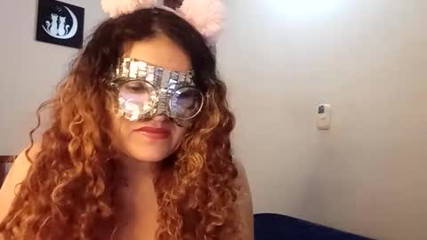 Snapshot of luanapowerful chatting on 11-24-25, 08:19 luanapowerful online show from 11-24-25, 08:19