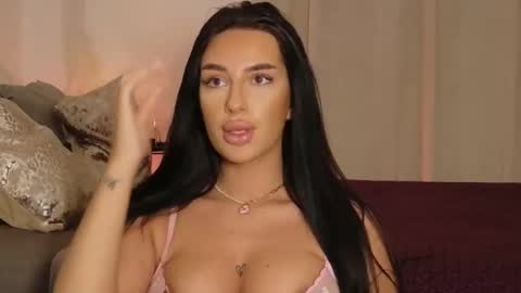 Snapshot of luanaxdess chatting on 03-17-26, 11:30 Luana Dess online show from 03-17-26, 11:30