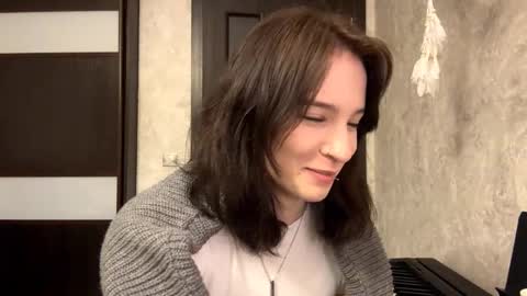 Snapshot of luannmaixner chatting on 12-04-25, 05:43 luannmaixner online show from 12-04-25, 05:43