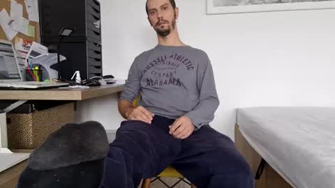 Snapshot of lubik044 chatting on 02-04-26, 12:11 lubik044 online show from 02-04-26, 12:11