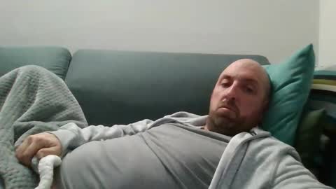 Snapshot of lucabeech88 chatting on 12-22-25, 07:44 Luca online show from 12-22-25, 07:44