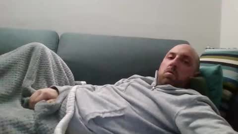 Snapshot of lucabeech88 chatting on 01-12-26, 08:25 Luca online show from 01-12-26, 08:25