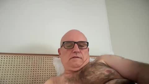 lucas10004 online show from 10-13-25, 05:18