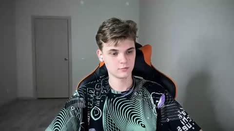 Lucas Gill online show from 12-28-24, 08:47