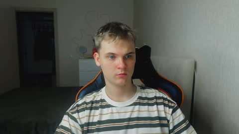 Lucas Gill online show from 09-23-25, 02:58