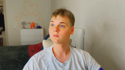 Snapshot of lucas_dany chatting on 05-15-26, 12:12 Lucas Gill online show from 05-15-26, 12:12
