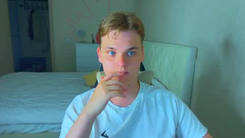 Snapshot of lucas_dany chatting on 07-17-26, 05:07 Lucas Gill online show from 07-17-26, 05:07