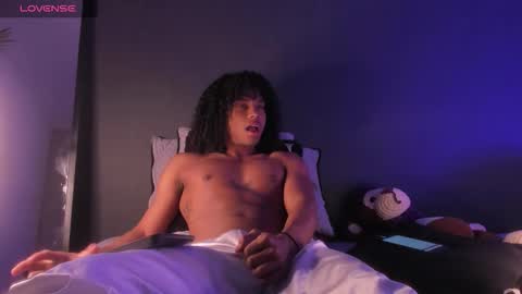 Snapshot of lucas_eevans07 chatting on 10-20-25, 01:06 online show from 10-20-25, 01:06