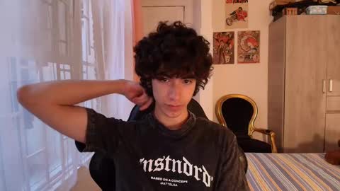 Snapshot of lucas_xo chatting on 11-01-25, 10:12 lucas_xo online show from 11-01-25, 10:12