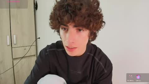 Snapshot of lucas_xo chatting on 11-09-25, 01:15 lucas_xo online show from 11-09-25, 01:15