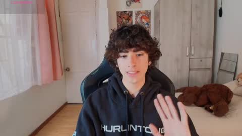 Snapshot of lucas_xo chatting on 12-22-25, 09:01 lucas_xo online show from 12-22-25, 09:01