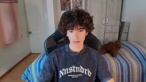 Snapshot of lucas_xo chatting on 01-19-26, 12:14 lucas_xo online show from 01-19-26, 12:14